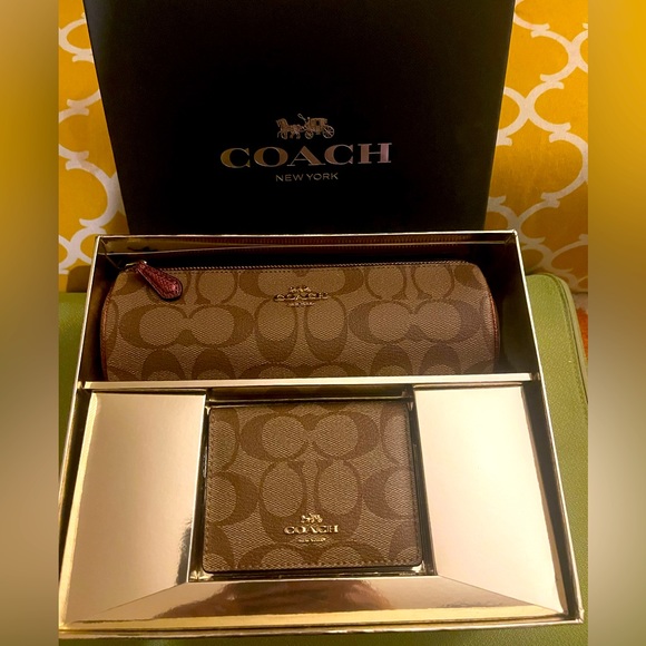 COACH Boxed Gift Set w/ GIFT BOX - Picture 1 of 4